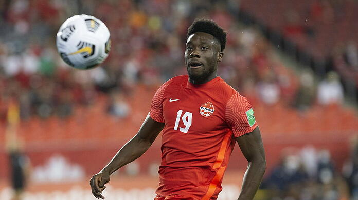 Alphonso Davies konnte aufgrund seiner Herzmuskelentzündung nicht für die kanadische Nationalmannschaft auflaufen. (Archivbild)
