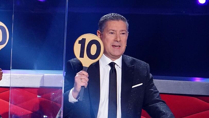Auf diesen vertrauten Anblick werden "Let's Dance"-Fans am Freitag verzichten müssen: Joachim Llambi hat Corona und fällt für die Show aus. Auf diesen vertrauten Anblick werden "Let's Dance"-Fans am Freitag verzichten müssen: Joachim Llambi hat Corona und fällt für die Show aus.