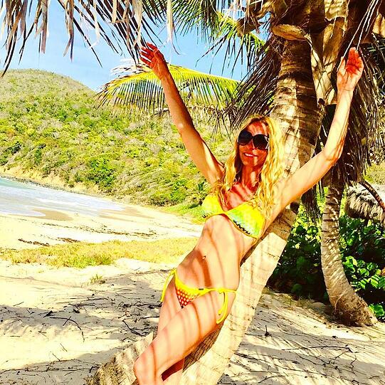 Schon 2018 zeigte Sonya Kraus ihren knackigen Beachbody.