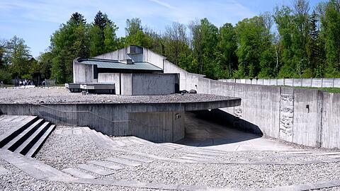 Die Versöhnungskirche ist Teil des Geländes der KZ-Gedenkstätte Dachau. (Archivbild)