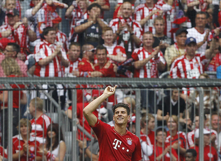 Mario Gomez jubelt über seinen Treffer. Für die Champions League müssen sich die Bayern aber erst qualifizieren.
