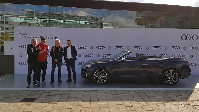 Thomas Müller, der neue Trainer Jupp Heynckes und Sportdirektor Hasan Salihamidžiæ.