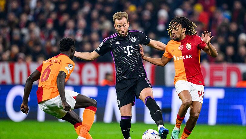 Das Galatasaray-Trikot trug Sacha Boey (r) schon einmal. (Archivbild)