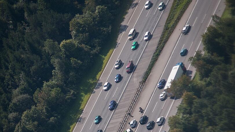 Unfall: Die Polizei ist schon da, der Stauflieger meldet es gleich. Unfall: Die Polizei ist schon da, der Stauflieger meldet es gleich.