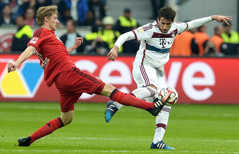 JAVI MARTÍNEZ - NOTE 3 - Das Comeback der Saison! Nach 262 Tagen Pause infolge eines Kreuzbandrisses beim Supercup in Dortmund (13. August 2014) wieder am Ball. Etwas unsicher anfangs, klar. Es fehlen noch Rhythmus und Koordination. Nach 62 Minuten war das Comeback beendet, weil Martínez kräftemäßig am Limit war.