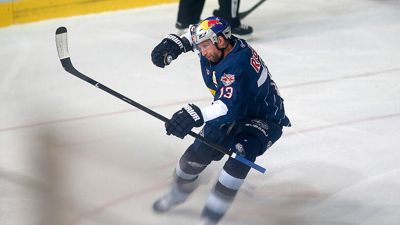 Emotionaler Jubel nach dem 1:0: EHC-Kapitän Michael Wolf erzielte insgesamt zwei Treffer.