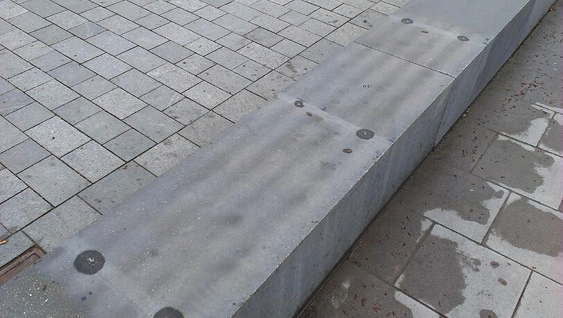 Eichenholz statt Rot, Blau oder Beton.