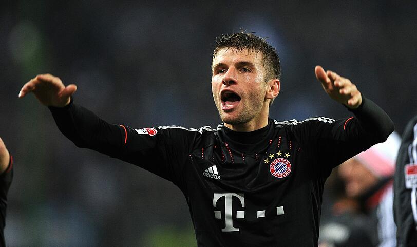 THOMAS MÜLLER: &bdquo;Das letzte Pflichtspielfinale gegen Dortmund haben wir gewonnen: den Supercup, mit 2:1! Wenn man dreimal das Champions-League-Finale verliert, hat man einen Loser-Stempel drauf &ndash; und das nicht zu Unrecht. Den will ja keiner! Jetzt wollen wir uns nicht mehr aufhalten lassen.&ldquo;