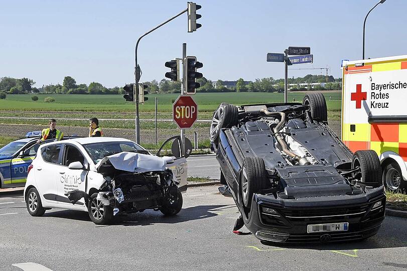 Bei einem Unfall in Taufkirchen wurde eine Person verletzt.