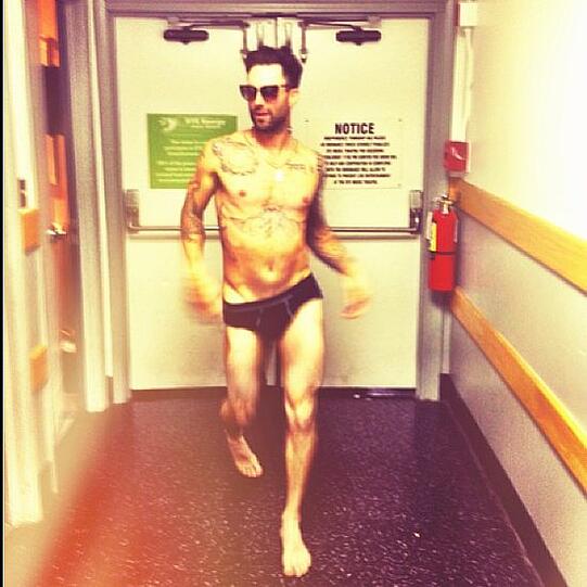 Sexy: Adam Levine in Unterhose