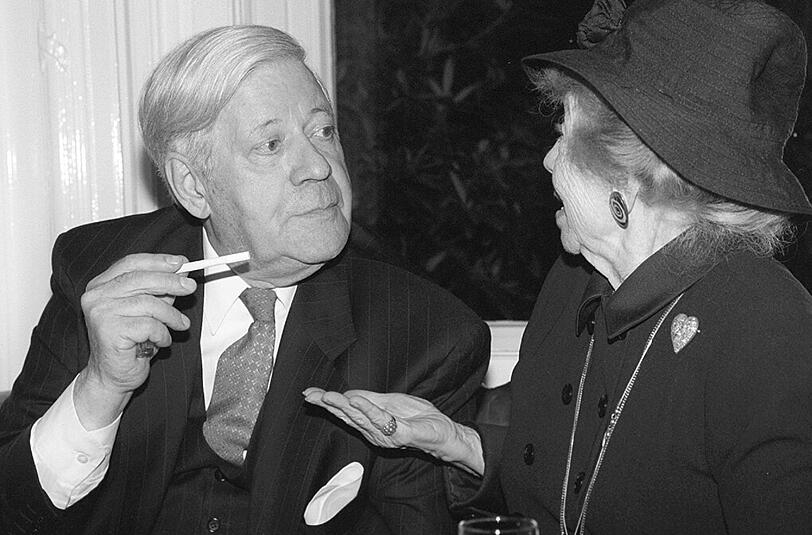 Ex-Bundeskanzler Helmut Schmidt und Schauspielerin Inge Meysel.