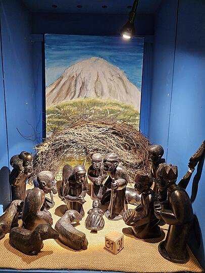 Aus Tansania stammen diese Ebenholz-Figuren.