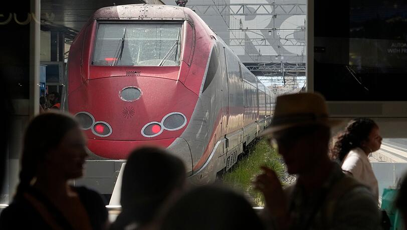 24 Stunden lang soll der Zugverkehr in Italien ruhen. (Archivbild)