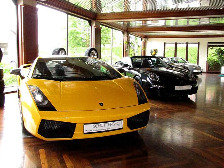 Auch mit gelben Lack ein absoluter Hingucker, Lamborghini.