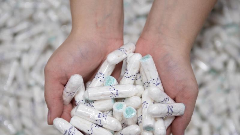 Nach dem Preisrutsch bei Tampons zum Jahreswechsel in Folge der Mehrwertsteuersenkung gibt es Verwirrung um geplante Preiserhöhungen der Hersteller. Nach dem Preisrutsch bei Tampons zum Jahreswechsel in Folge der Mehrwertsteuersenkung gibt es Verwirrung um geplante Preiserhöhungen der Hersteller.
