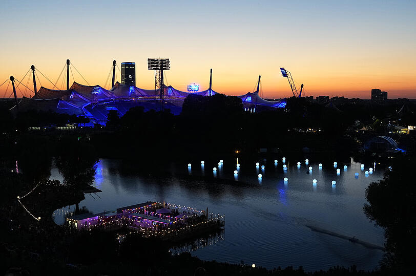 Sonnenuntergang im Olympiapark – schön!