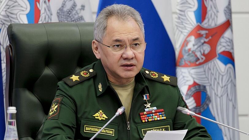 Russlands Verteidigungsminister Sergej Schoigu gibt Details zum Flottenmanöver im Pazifik bekannt.