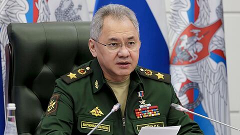 Russlands Verteidigungsminister Sergej Schoigu gibt Details zum Flottenmanöver im Pazifik bekannt.