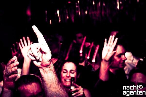 In die 089-Bar gehen die Münchner um zu flirten! Mehr Bilder aus der 089-Bar unter:  www.nachtagenten.de
