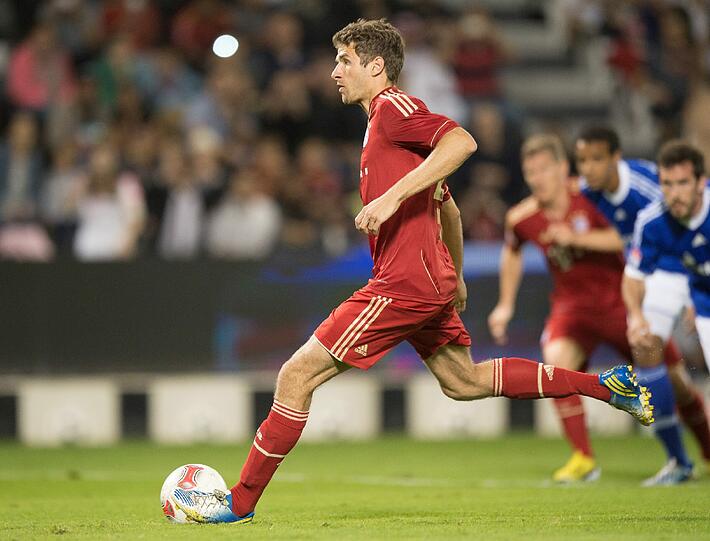 FC Bayern gegen Schalke 04 im Testspiel in Doha: Die Bilder