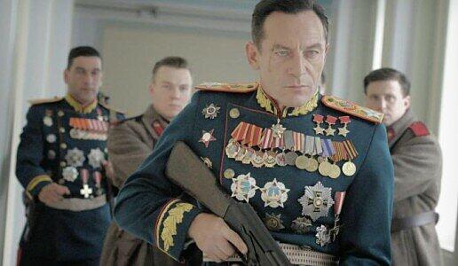 General Schukow (Jason Isaacs) prescht voran - irgendjemand muss die Dinge ja in die Hand nehmen.
