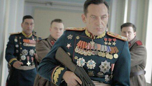 General Schukow (Jason Isaacs) prescht voran - irgendjemand muss die Dinge ja in die Hand nehmen.