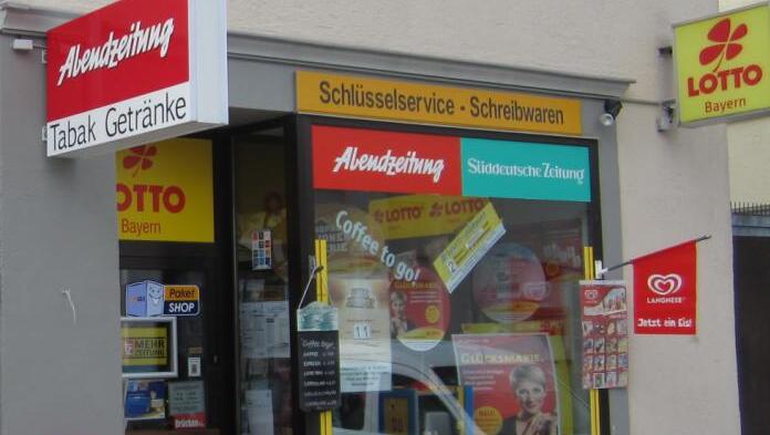 Im Lottoladen Blutenburg in der Blutenburgstraße 17 gibt es am Mittwoch Kaffee, Butterbrezn und die aktuelle AZ gratis. Im Lottoladen Blutenburg in der Blutenburgstraße 17 gibt es am Mittwoch Kaffee, Butterbrezn und die aktuelle AZ gratis.