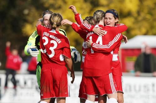 Ungeschlagener Tabellenführer in der Bundesliga: Die Fußballfrauen des FC Bayern.