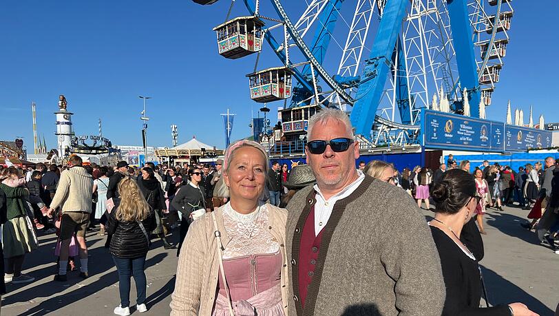 Tanja und Klaus Bremaier sind aus Aschaffenburg zur Wiesn angereist. Tanja und Klaus Bremaier sind aus Aschaffenburg zur Wiesn angereist.