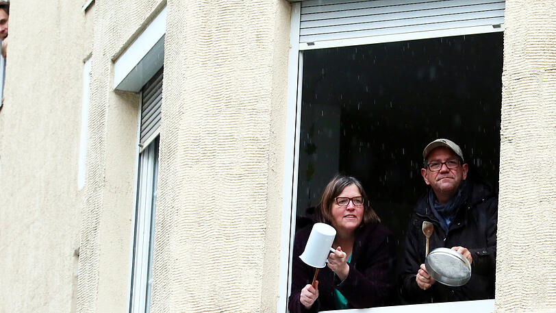 Die Bilder von der Pegida-Kundgebung in Neuhausen rund um den Rotkreuzplatz