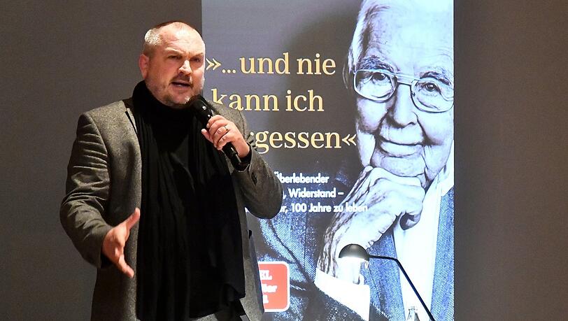 Lesung mit Autor Tim Proese zum Thema -gelebte Toleranz und Demokratie. Lesung mit Autor Tim Proese zum Thema -gelebte Toleranz und Demokratie.