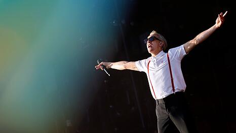 Normalerweise stehen Felix Kummer und seine Bandkollegen auf gro&szlig;en B&uuml;hnen.