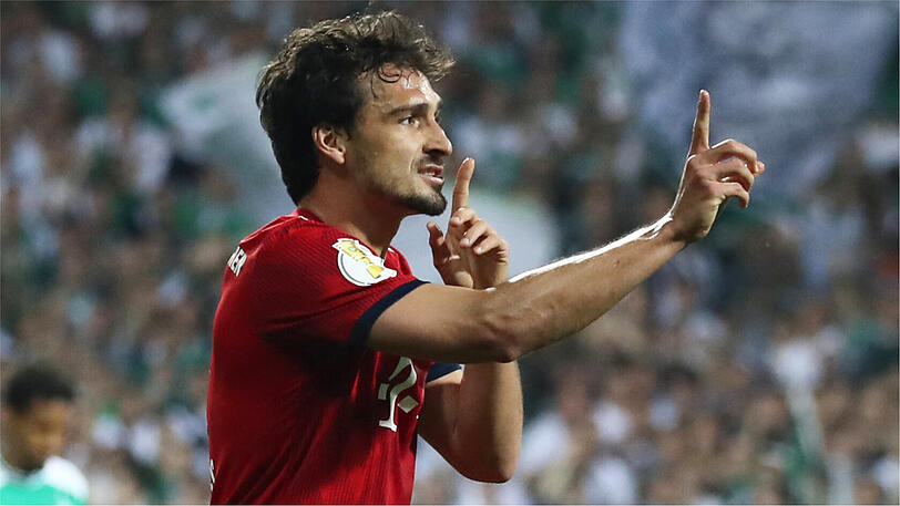 MATS HUMMELS, NOTE 4: Nach Zerrung und einem Spiel Pause wieder drin. Gutes Auge, gutes Stellungsspiel. Immer auf Ballhöhe, aber auch Fehler. Konnte den schnellen Rashica vor dem 2:2 nicht halten.