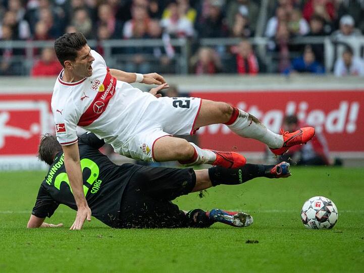 Die 2. Liga startet mit dem Duell der beiden Absteiger: VfB Stuttgart gegen Hannover 96.