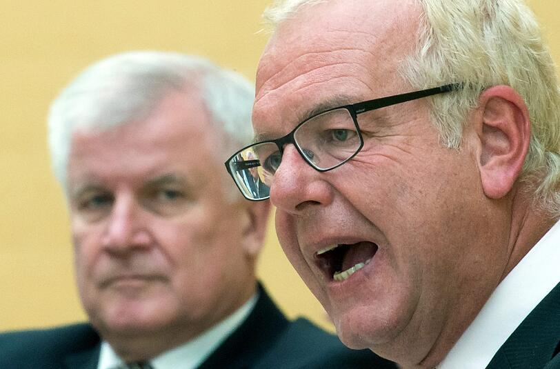 Die CSU will einen Antrag auf Achtung der Leitkultur stellen.