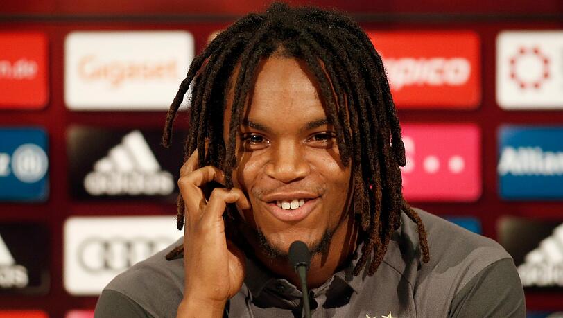 "Er hat viel Qualität und Persönlichkeit": Renato Sanches wirkt mit seinen 19 Jahren unglaublich cool. "Er hat viel Qualität und Persönlichkeit": Renato Sanches wirkt mit seinen 19 Jahren unglaublich cool.