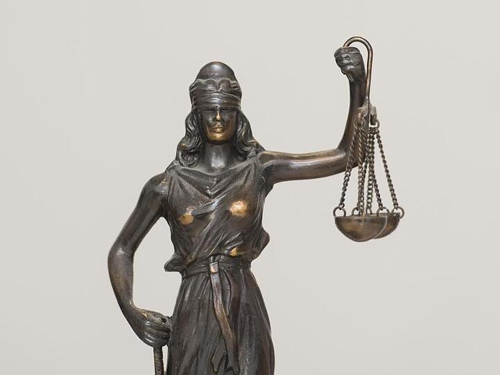 Eine Figur der Justitia. Foto: picture alliance/dpa/Symbolbild