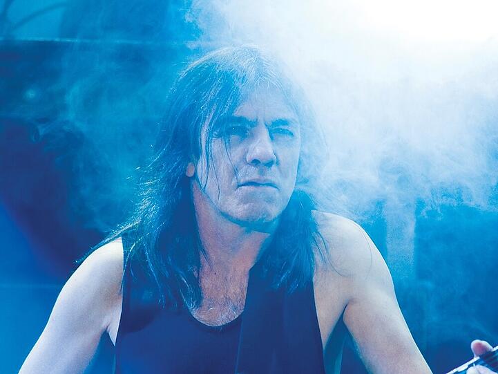 Malcolm Young bei einem AC/DC-Konzert im Jahr 2010