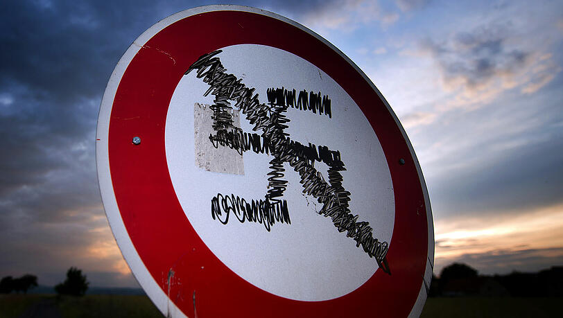 Die Polizei will Rechtsextremismus in Unterfranken künftig verstärkt ins Visier nehmen. Die Polizei will Rechtsextremismus in Unterfranken künftig verstärkt ins Visier nehmen.