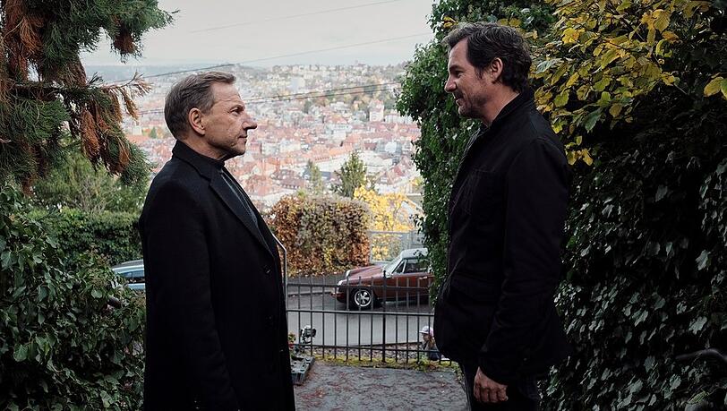 Thorsten Lannert (Richy Müller) und Sebastian Bootz (Felix Klare, r.) im neuesten Stuttgart-"Tatort: Überlebe wenigstens bis morgen".