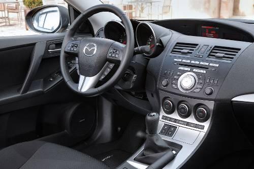 Wirkt hochwertig und funktional: das Mazda3-Interieur.