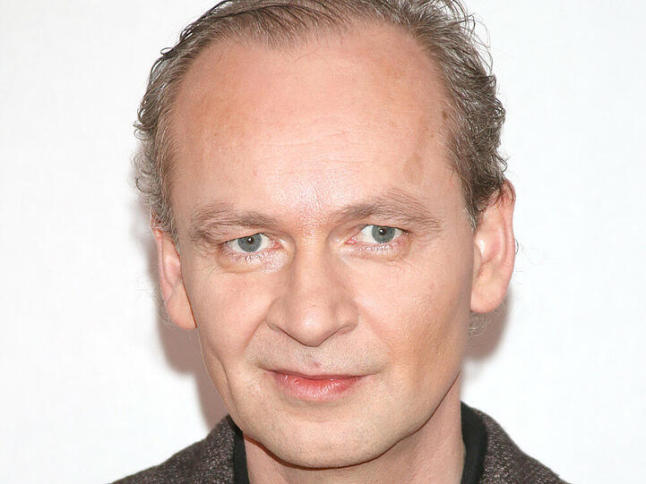 Hält sich lieber aus der Öffentlichkeit raus: Ferdinand von Schirach