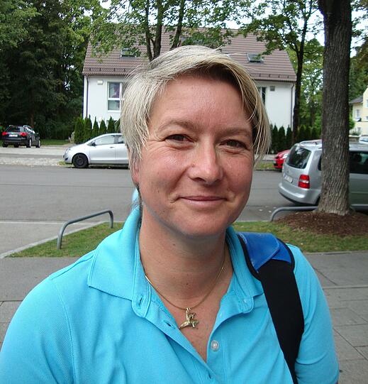 Kirsten Kirbach (44) aus Hohenpeisenberg:"Ich glaube er ist eine Verstärkung für das Team und freue mich auf tolle Spiele mit ihm. Er ist ja Baske, ich bin gespannt ob solche Spieler von der Mentalität her in die Mannschaft passen. Wahrscheinlich werden Kroos oder Tymoshchuck weichen müssen."