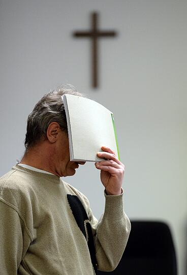 Der mutmaßliche Erpresser hat im Mai dieses Jahres einen mit "Mister X" unterzeichneten Drohbrief an Uli Hoeneß geschrieben und darin 215 000 Euro gefordert.