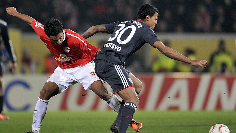 Spielte gegen Mainz auf drei verschiedenen Positionen: Luiz Gustavo. Spielte gegen Mainz auf drei verschiedenen Positionen: Luiz Gustavo.
