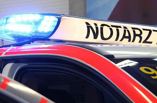 Der 76-jährige Lkw-Fahrer verstarb noch an der Unfallstelle.