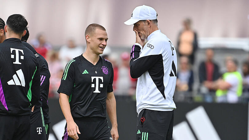 Auf der Pressekonferenz vor dem Bundesliga-Auftakt in Bremen unterstrich Thomas Tuchel die Bedeutung von Joshua Kimmich als Schlüsselspieler im Mittelfeld des FC Bayern. Auf der Pressekonferenz vor dem Bundesliga-Auftakt in Bremen unterstrich Thomas Tuchel die Bedeutung von Joshua Kimmich als Schlüsselspieler im Mittelfeld des FC Bayern.