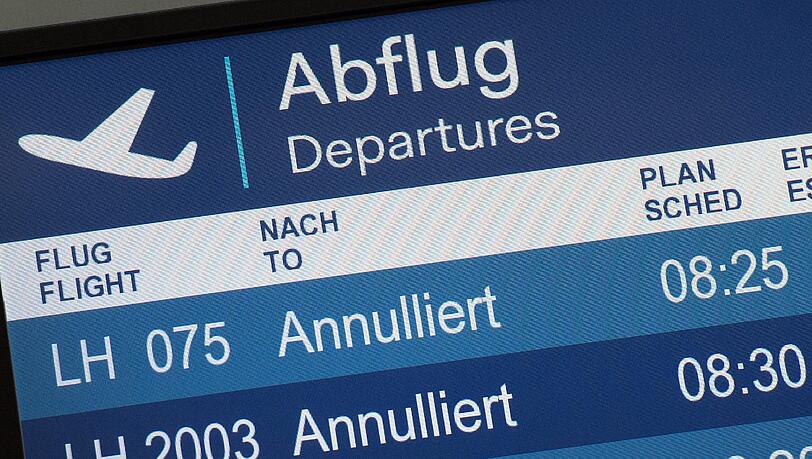 Die Gewerkschaft Ufo hatte am Montag die Flugbegleiter für diesen Donnerstag und Freitag zu einem erneuten Ausstand aufgerufen. Die Gewerkschaft Ufo hatte am Montag die Flugbegleiter für diesen Donnerstag und Freitag zu einem erneuten Ausstand aufgerufen.