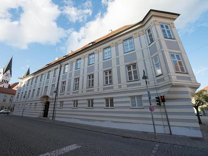 Das Bischofshaus mit der Wohnung des Eichstätter Bischofs. Foto: Armin Weigel/dpa/Archivbild