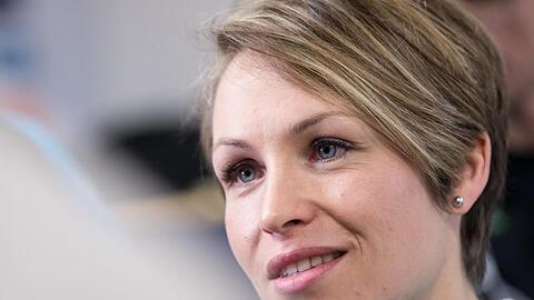 Rekordweltmeisterin Magdalena Neuner sorgt sich in der Corona-Krise um den Biathlon-Nachwuchs.